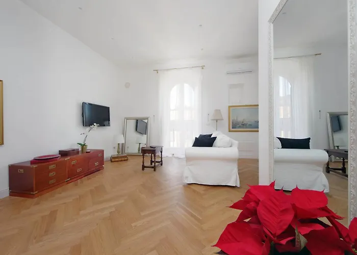 Apartment Ych - Luce Ed Eleganza A Corso Italia Rom
