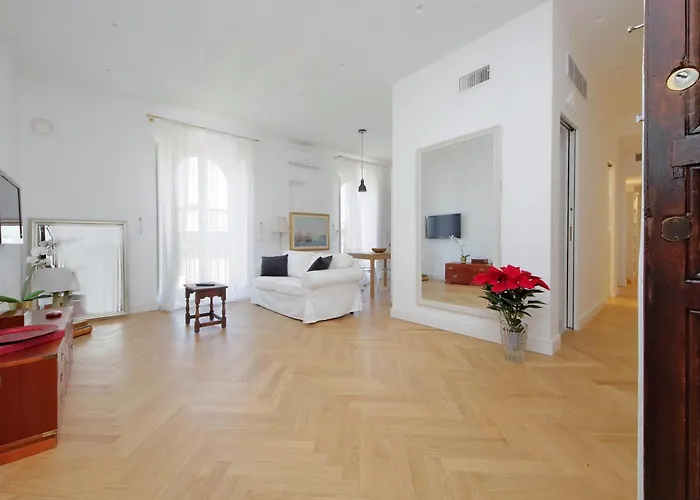 Ych - Luce Ed Eleganza A Corso Italia Apartment *
