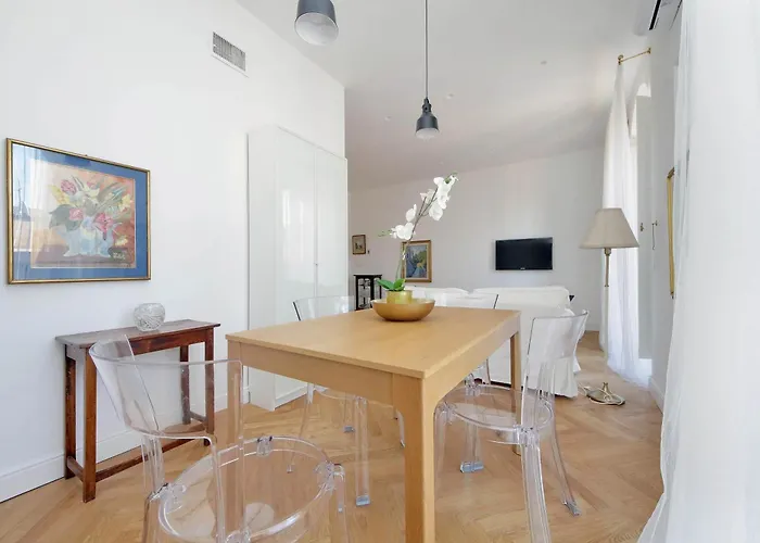 Ych - Luce Ed Eleganza A Corso Italia * Rom